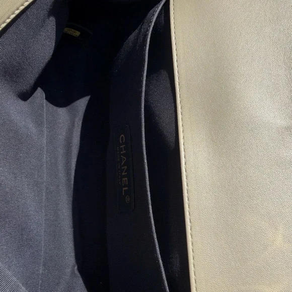 Chanel White Cube Medium Boy Bag Shoulder Bag with Gold Chain - Picture 9 of 12